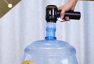 PX2000 PRO extrayendo aire de una garrafa de agua